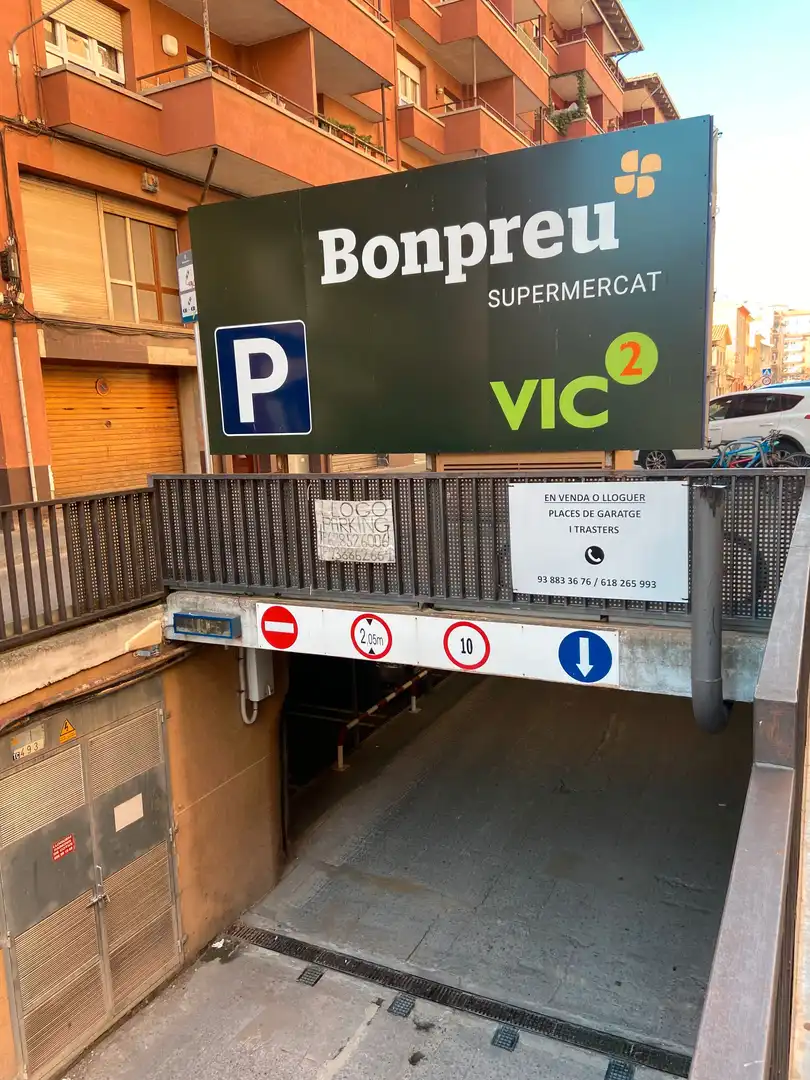 Parking de Garaje en venta en Vic con Alarma