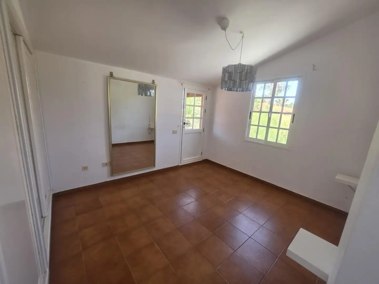 Dormitori de Casa o xalet en venda en La Oliva amb Jardí privat
