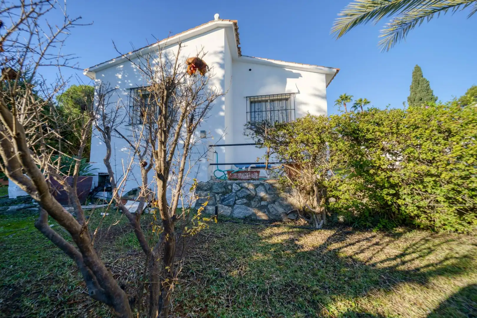 Vista exterior de Casa o xalet en venda en Marbella amb Aire condicionat, Calefacció i Alarma