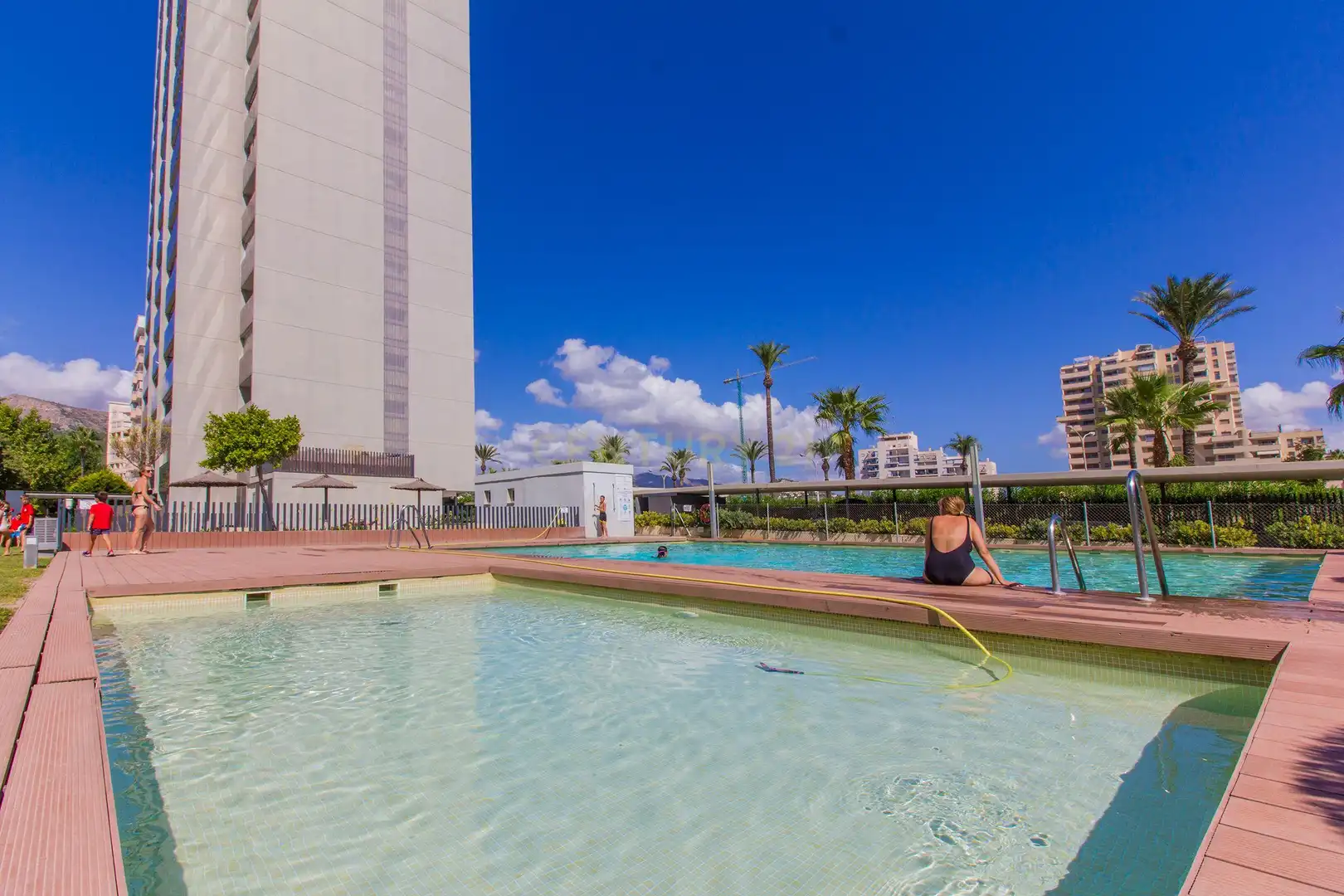 Piscina de Apartamento de alquiler en Calpe / Calp con Aire acondicionado, Jardín privado y Amueblado