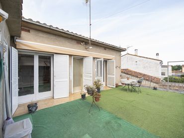Casa bifamiliare con balcone in vendita a Banyoles