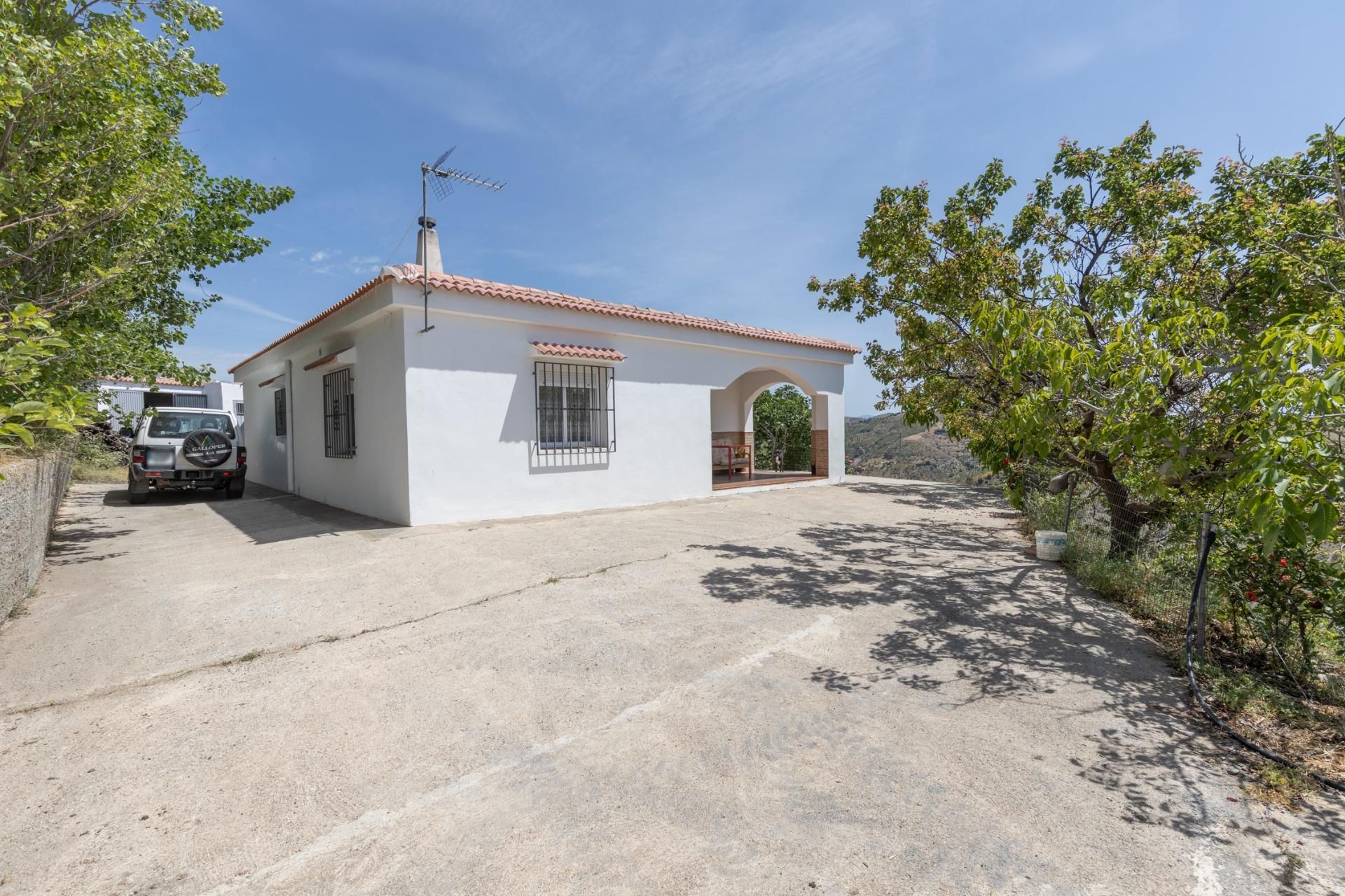 Vista exterior de Finca rústica en venda en Torvizcón amb Calefacció, Terrassa i Traster