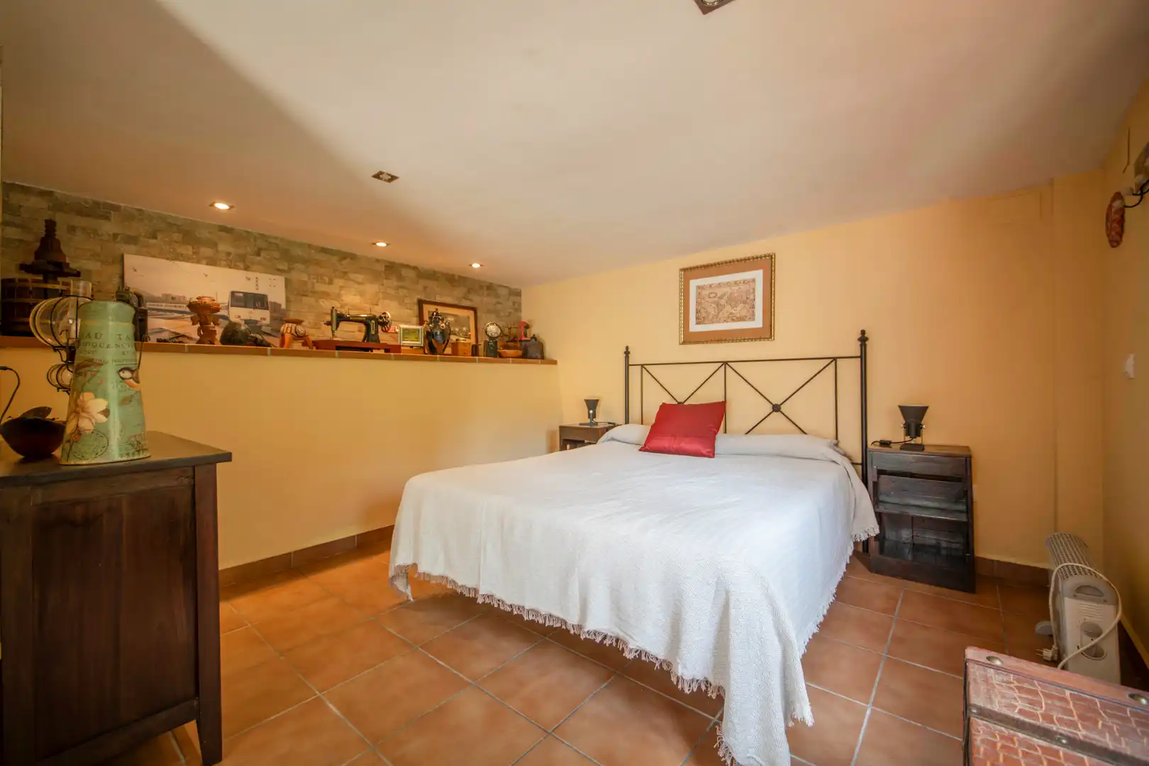 Schlafzimmer von Country house zum Verkauf in La Torre de Claramunt mit Privatgarten, Terrasse und Möbliert