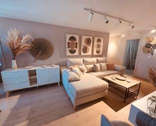 Living room of Flat to rent in  Granada Capital  with Air Conditioner and Terrace