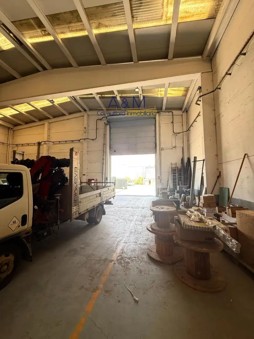Nave industrielle avec ascenseur à louer à Metano, imagen 4