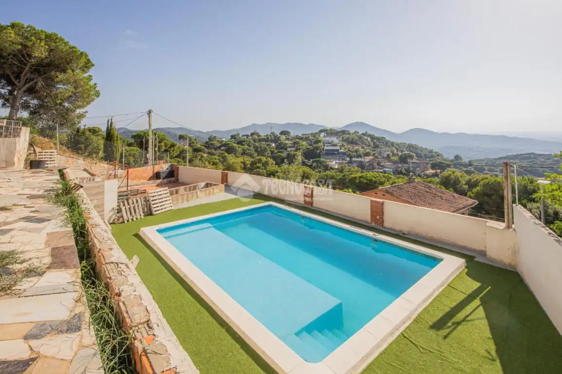 Piscina de Casa o xalet en venda en Vilanova del Vallès amb Calefacció, Jardí privat i Terrassa