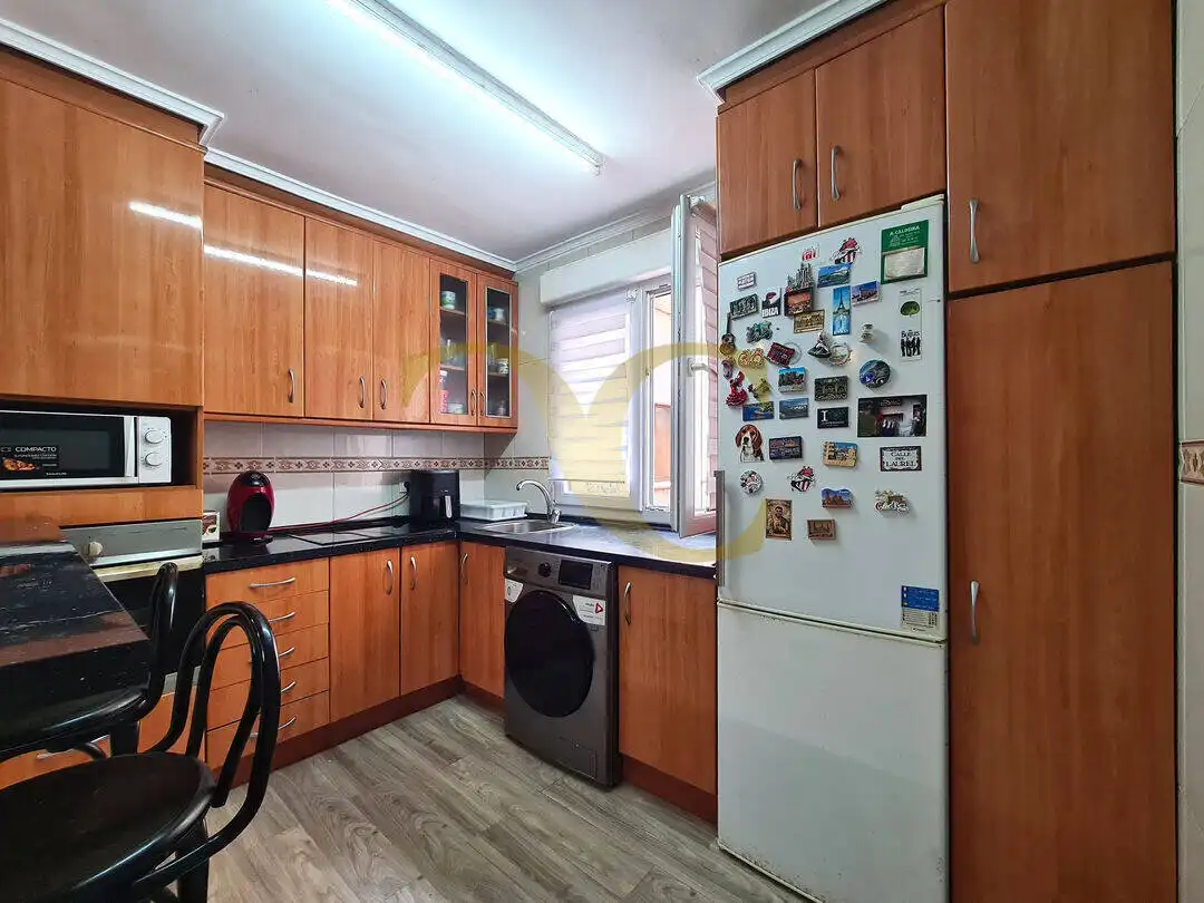 Küche von Wohnung zum Verkauf in Gijón  mit Heizung und Möbliert