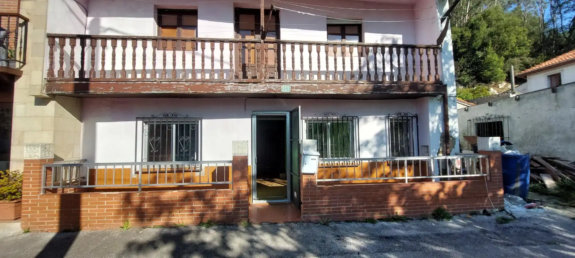 Vista exterior de Casa o xalet en venda en Torrelavega 