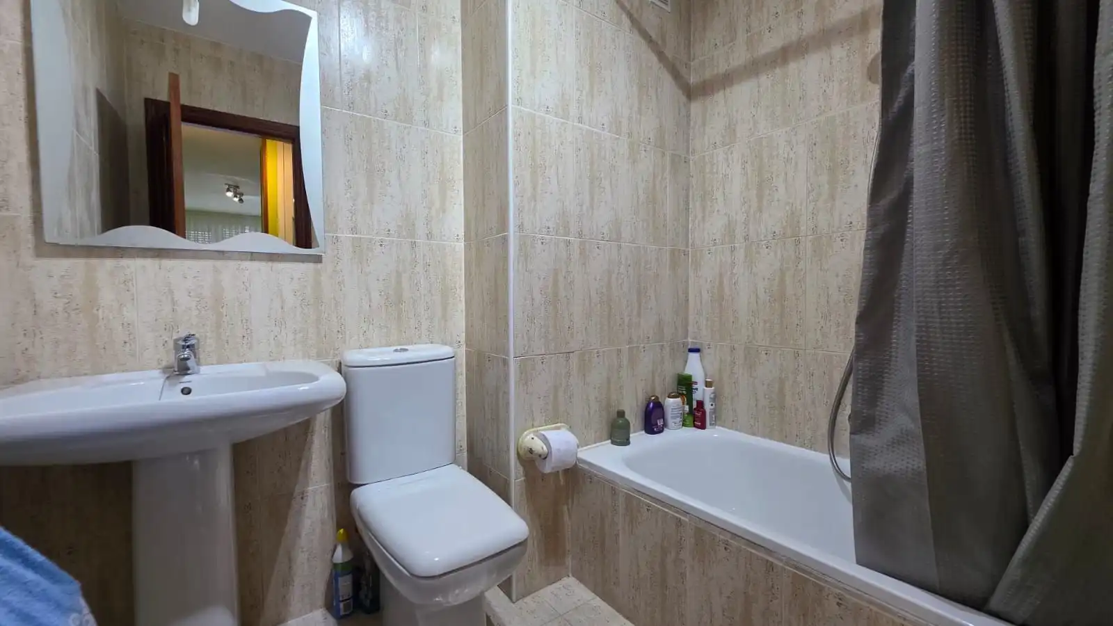 Baño de Piso en venta en Castro-Urdiales con Calefacción, Terraza y Trastero