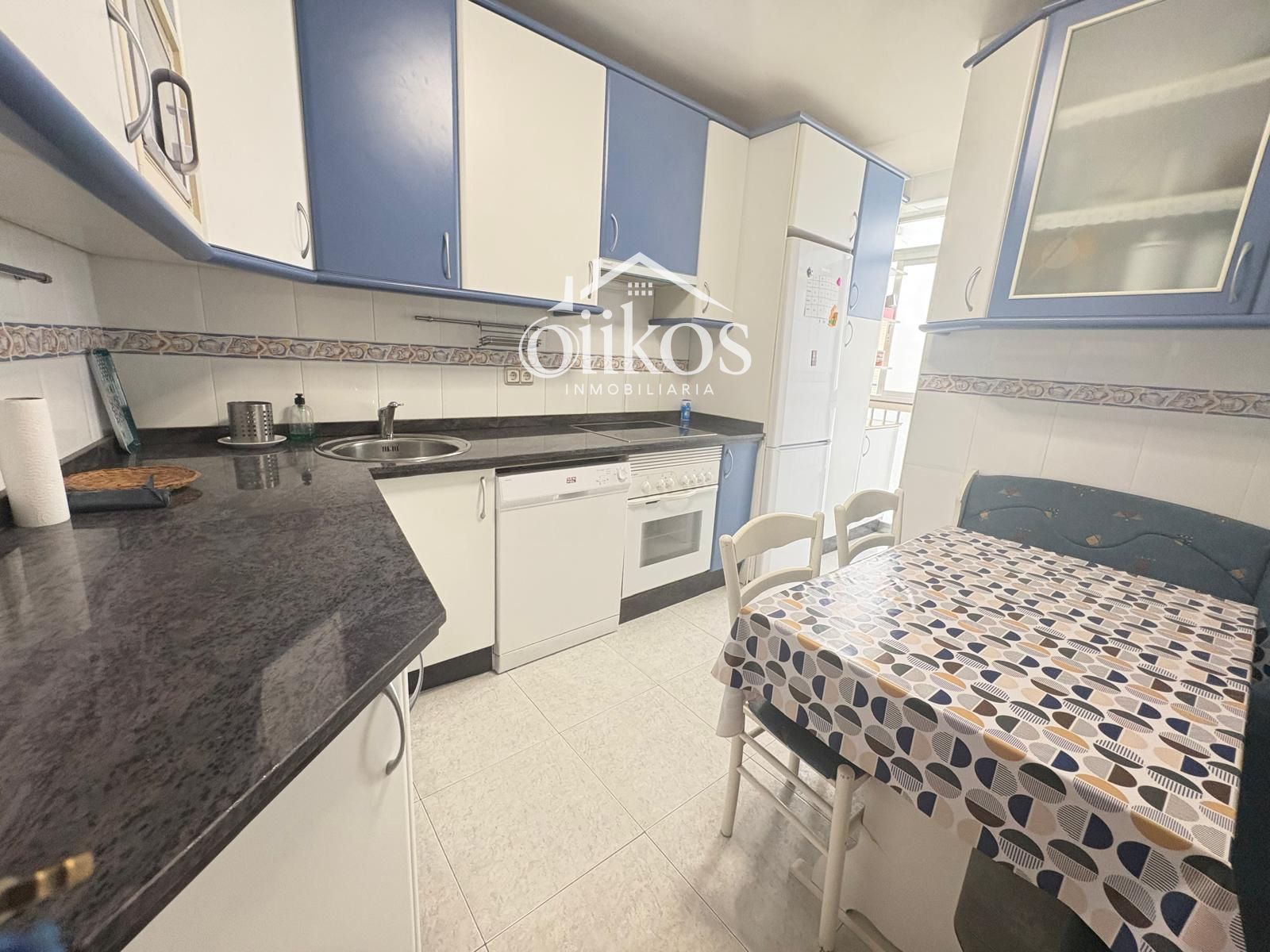 Kitchen of Flat for sale in Salamanca Capital  with Heating and Parquet flooring