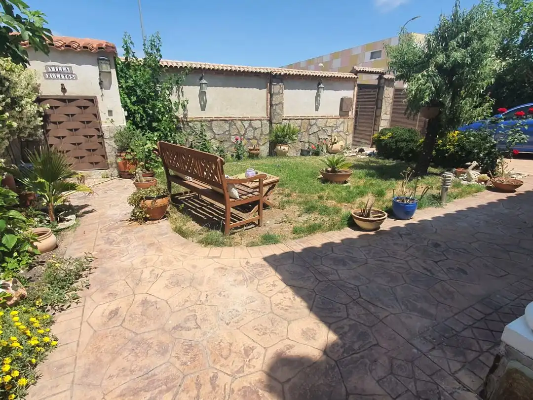 Chalet con piscina en venta en Avenida Aragoneses 1, imagen 15