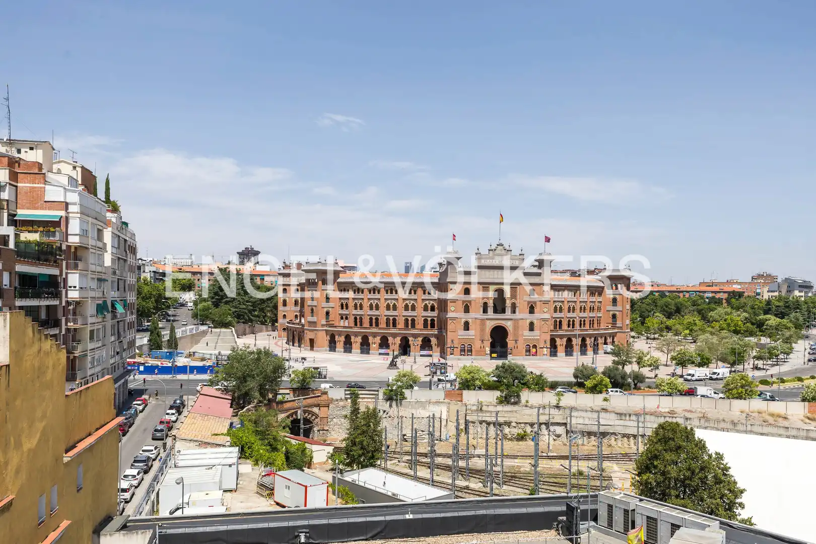 Vista exterior de Àtic de lloguer en Madrid amb Aire condicionat, Calefacció i Terrassa