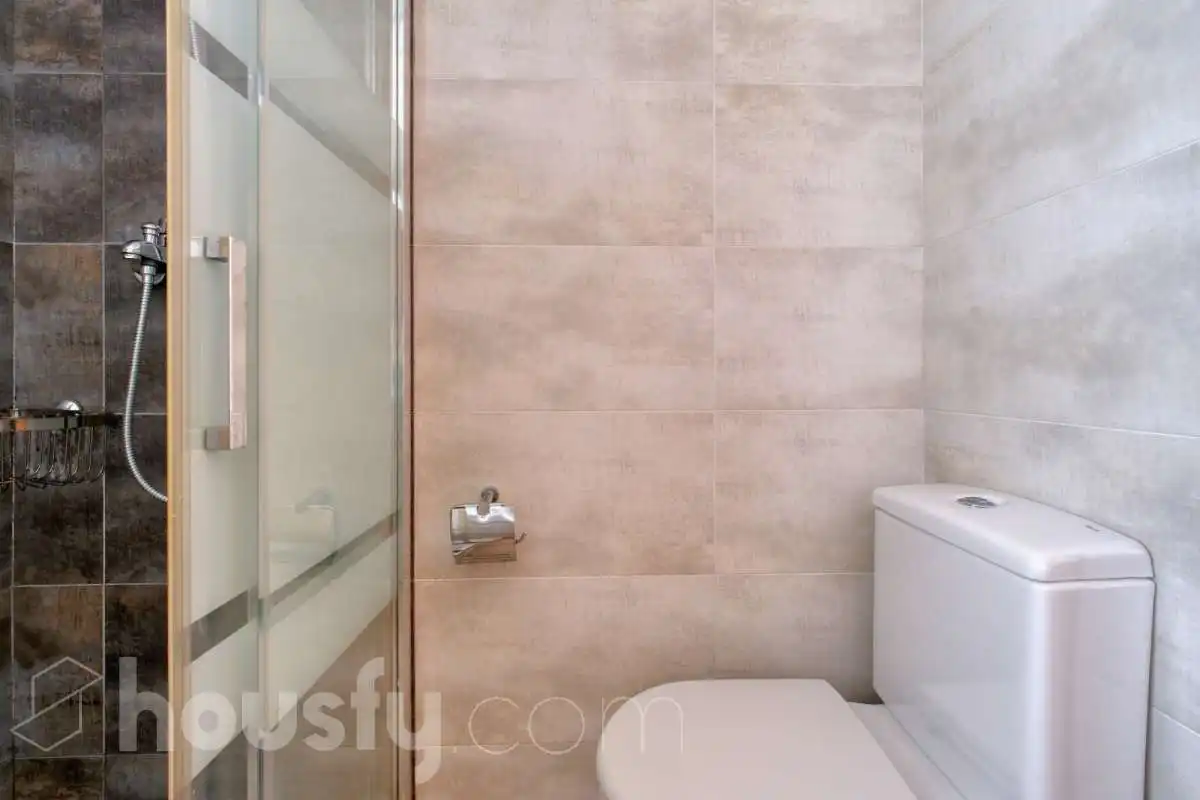 Badezimmer von Maisonette zum Verkauf in Roda de Berà mit Klimaanlage, Terrasse und Abstellraum