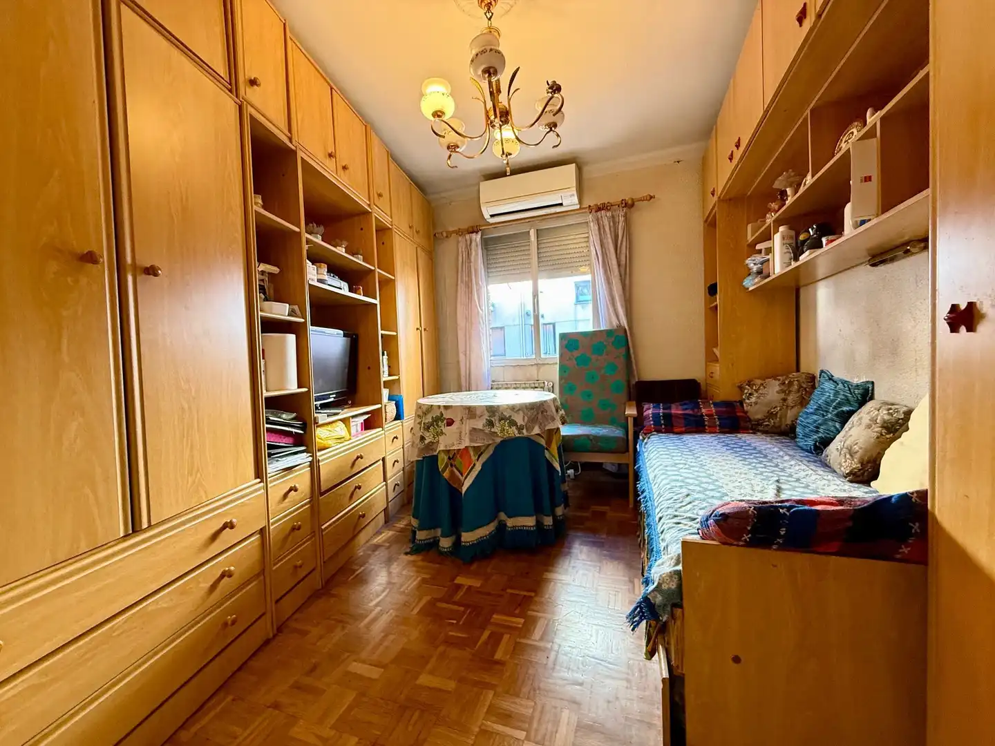 Schlafzimmer von Wohnung zum Verkauf in Madrid mit Klimaanlage und Heizung