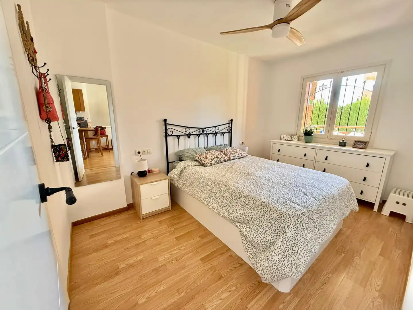 Schlafzimmer von Erdgeschoss zur Miete in San Javier mit Klimaanlage, Terrasse und Möbliert