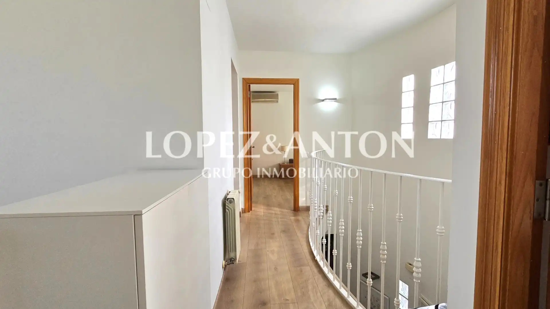 Houses for sale in L'Eliana  with Air Conditioner, Heating and Private garden