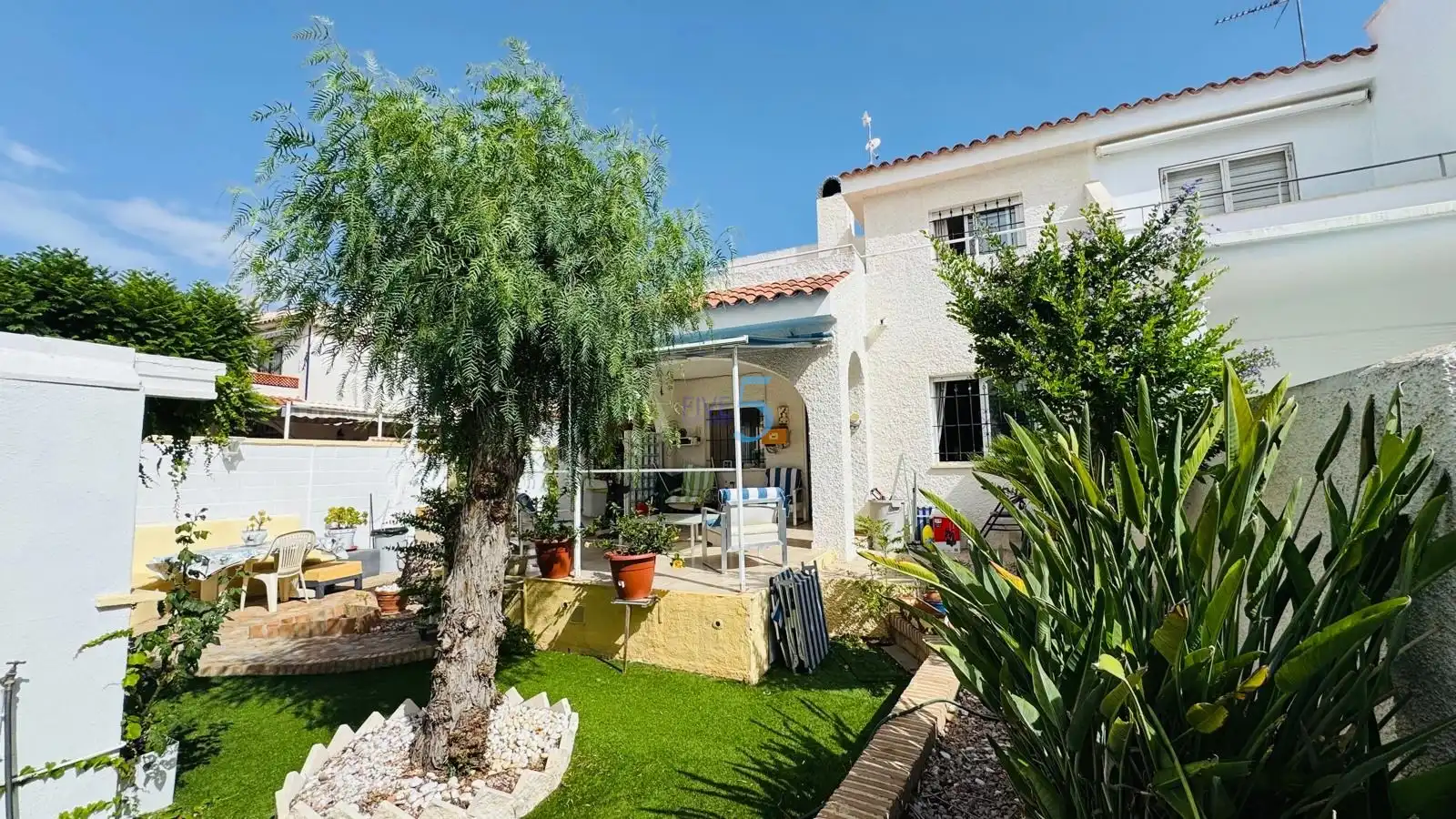Jardí de Casa o xalet en venda en Orihuela amb Aire condicionat, Terrassa i Traster