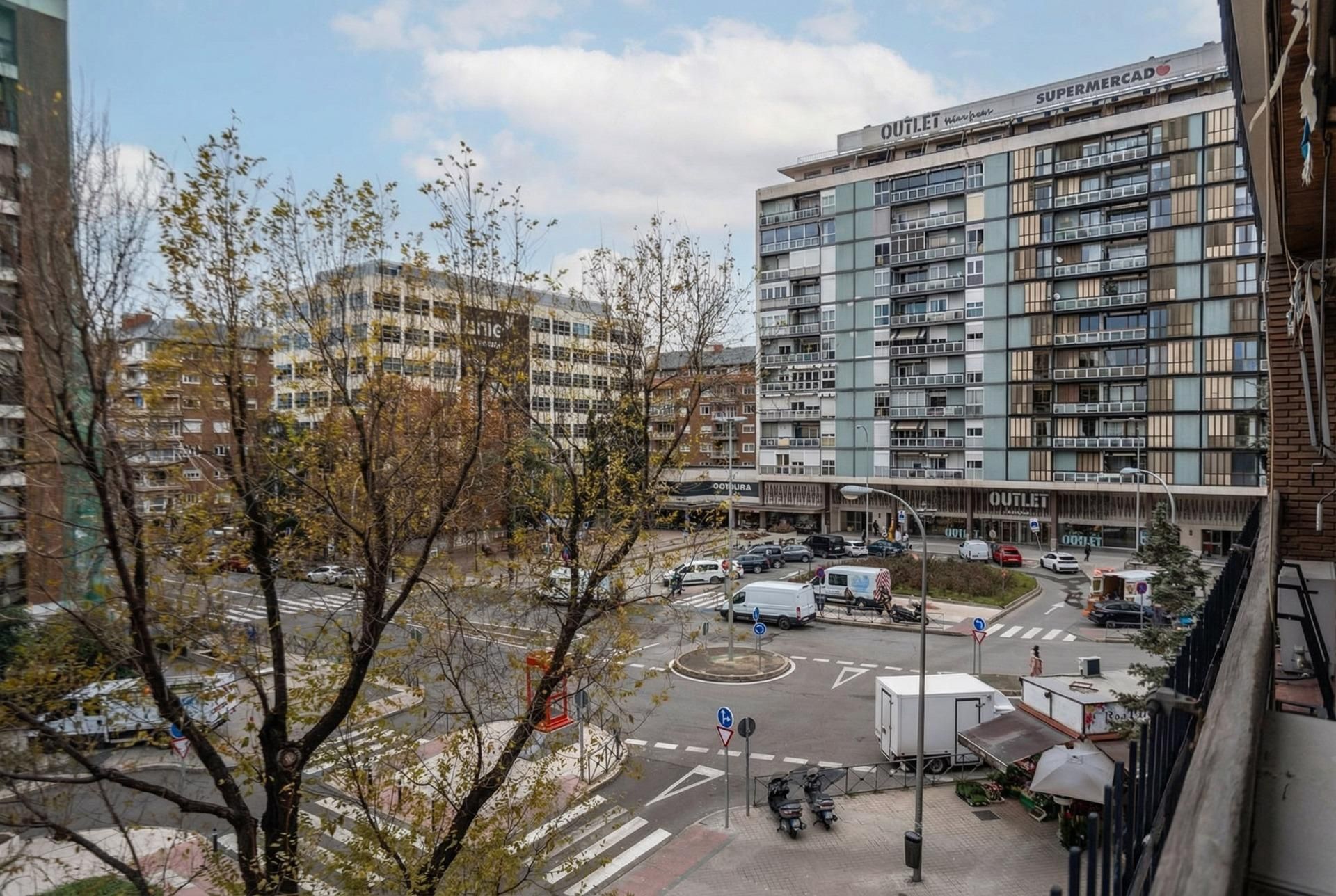 Vista exterior de Pis en venda en  Madrid Capital amb Aire condicionat, Calefacció i Terrassa