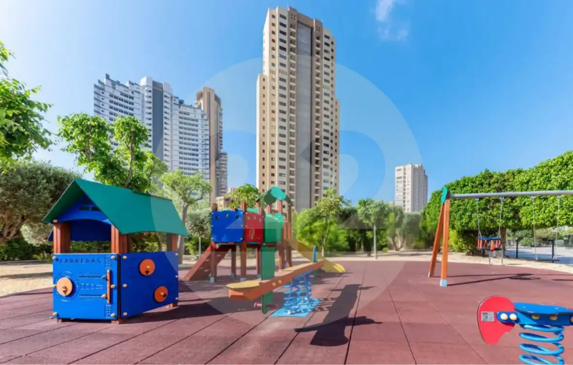 Vista exterior de Apartamento de alquiler en Benidorm con Aire acondicionado, Terraza y Piscina