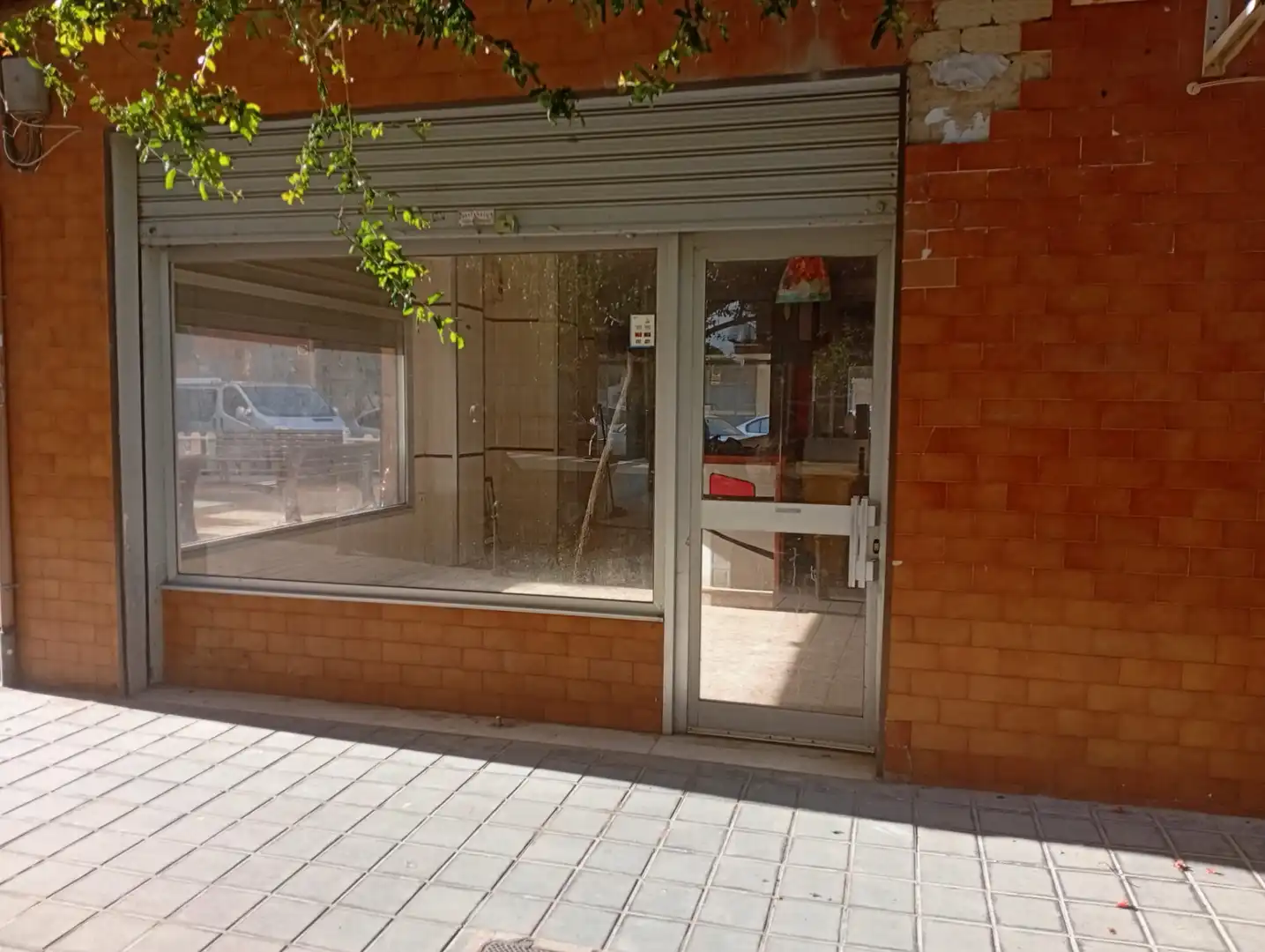 Local comercial en venda a Plaza Eduardo Marquina ( Poeta