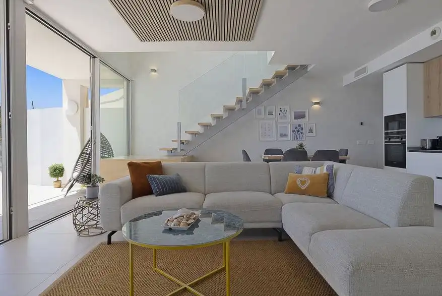 Sala de estar de Ático en venta en Benalmádena con Aire acondicionado, Terraza y Trastero