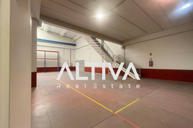 Nave industrial en Venta en La Garena