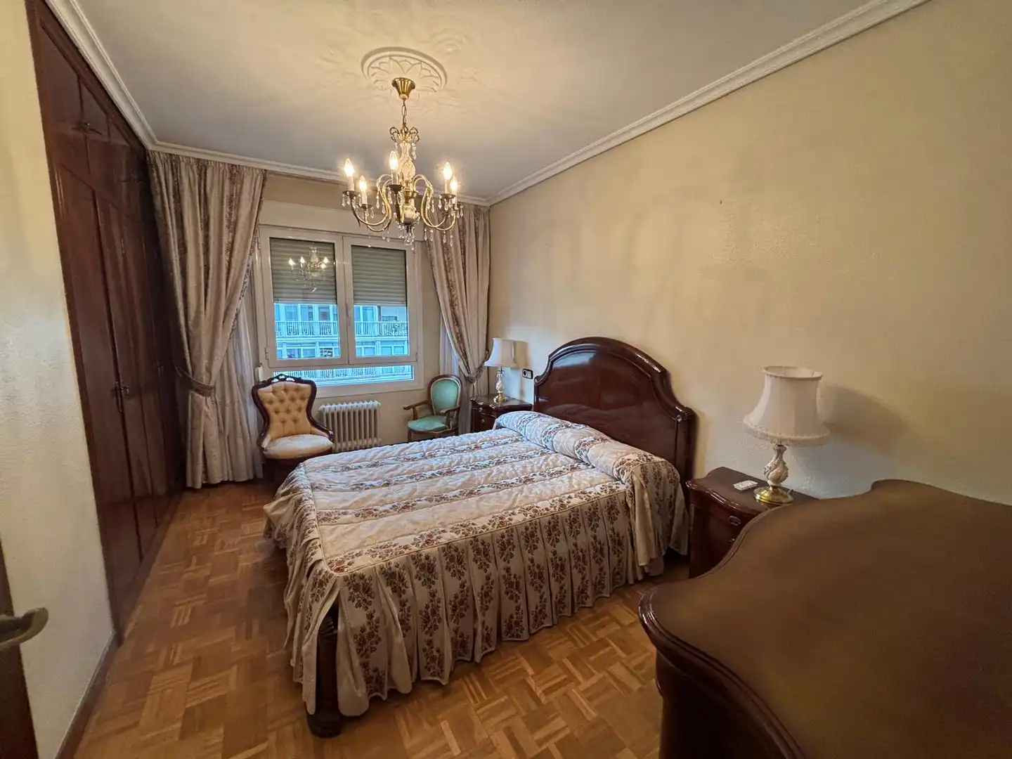 Habitación de Piso de alquiler en  Pamplona / Iruña con Calefacción, Parquet y Amueblado