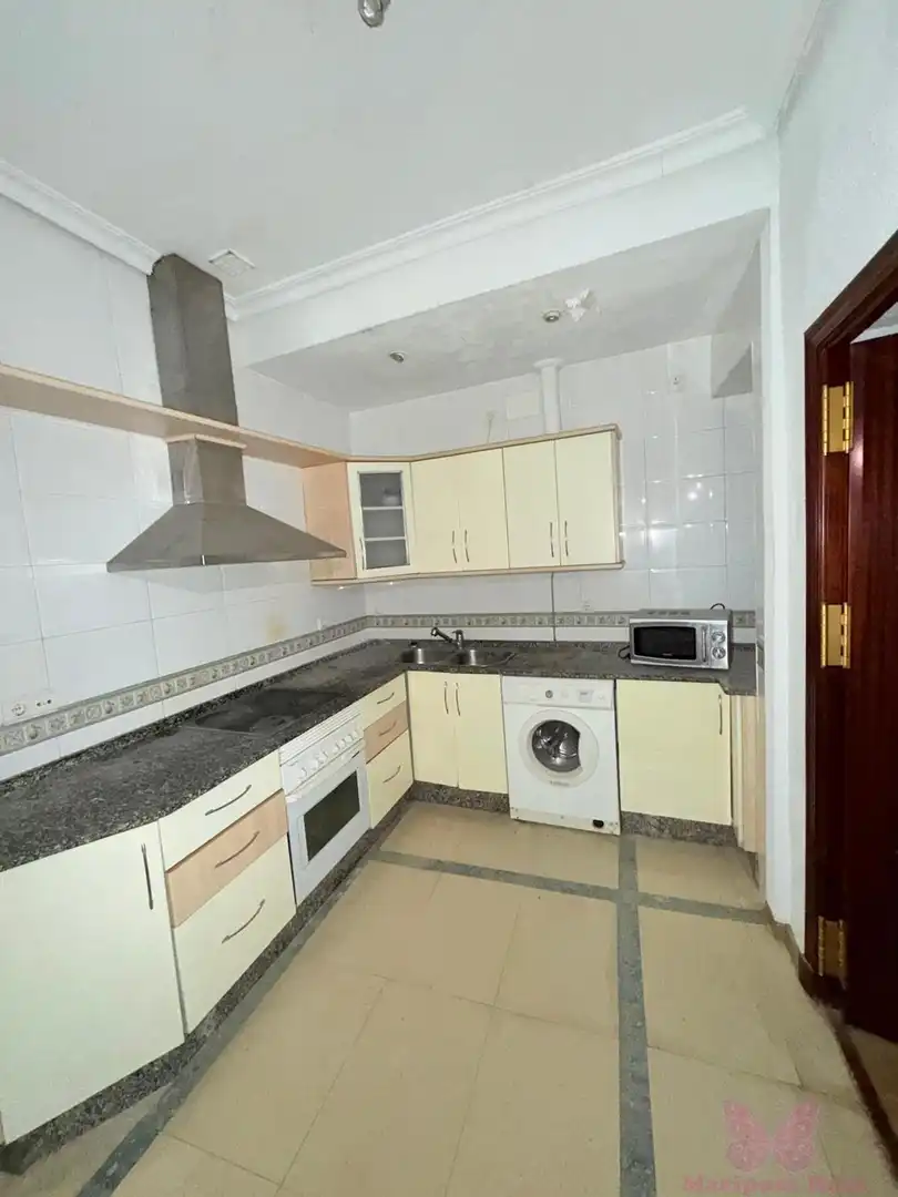 Cocina de Piso en venta en Cádiz con Aire acondicionado