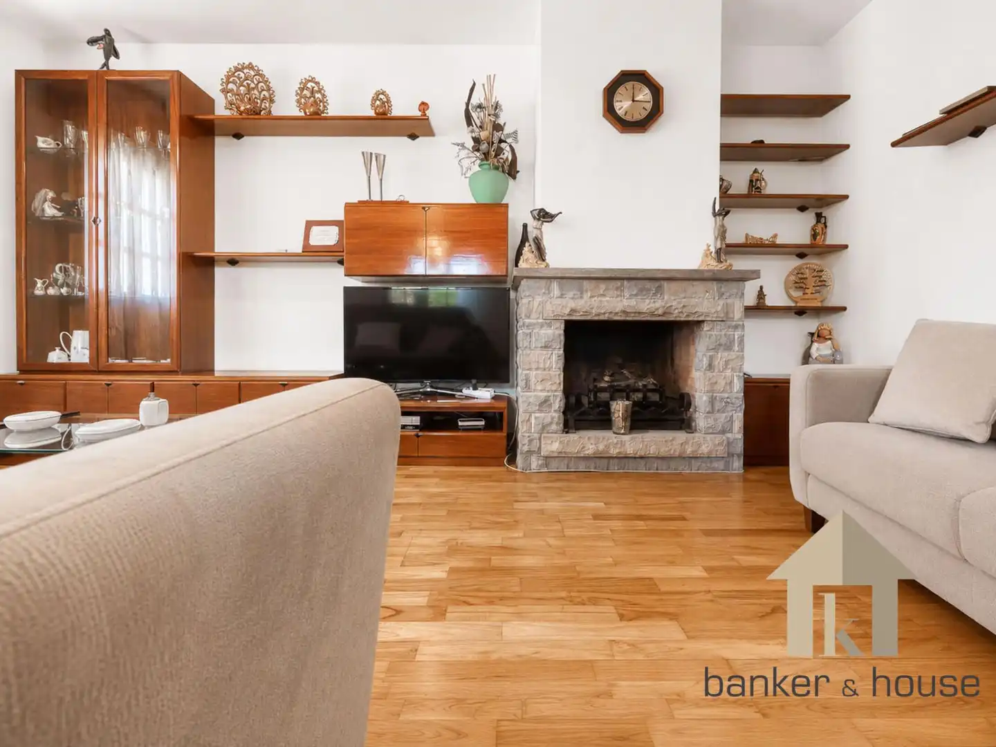 Sala d'estar de Casa o xalet en venda en Cerdanyola del Vallès amb Aire condicionat, Calefacció i Jardí privat