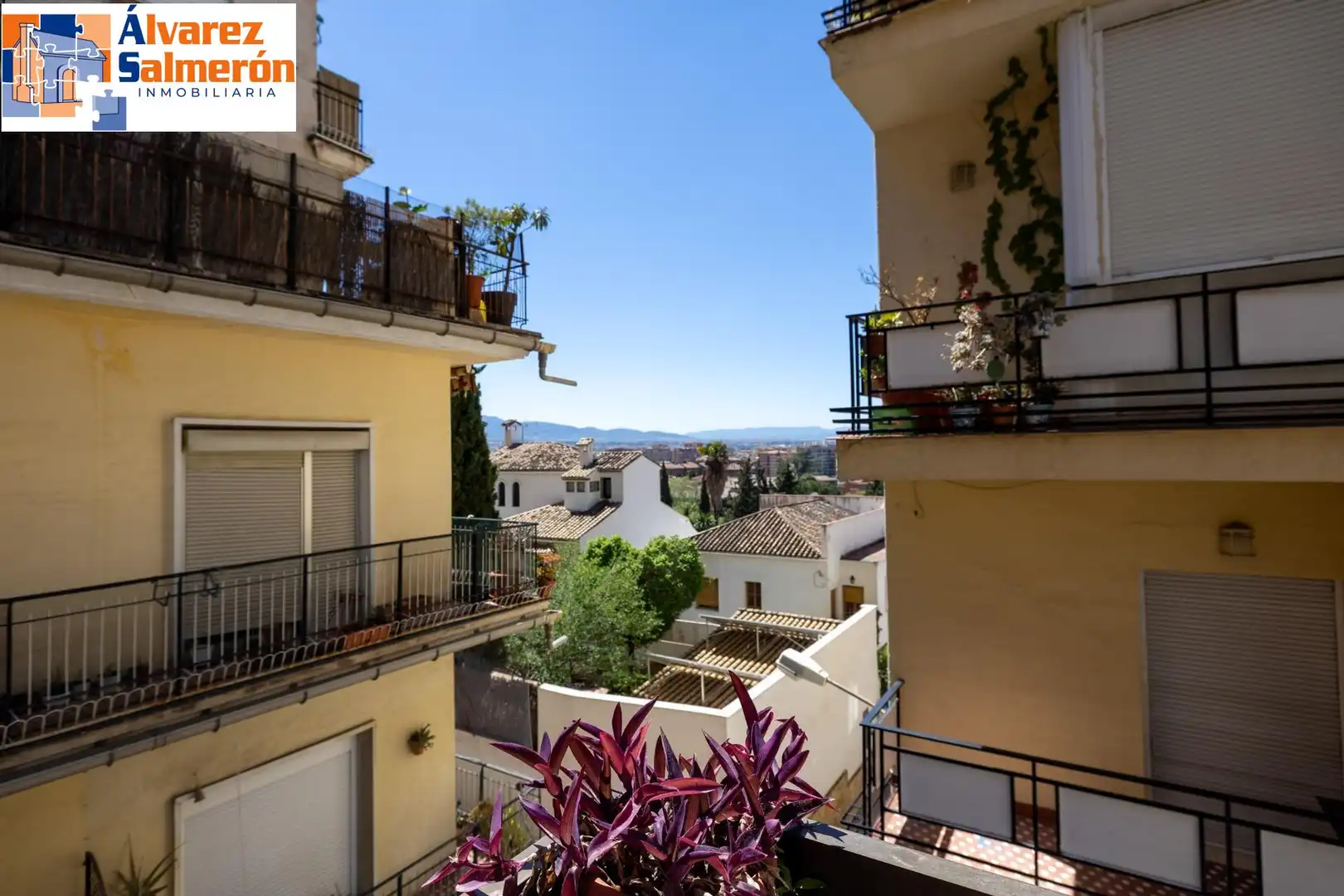 Exterior view of Flat for sale in Granada  with Balcony