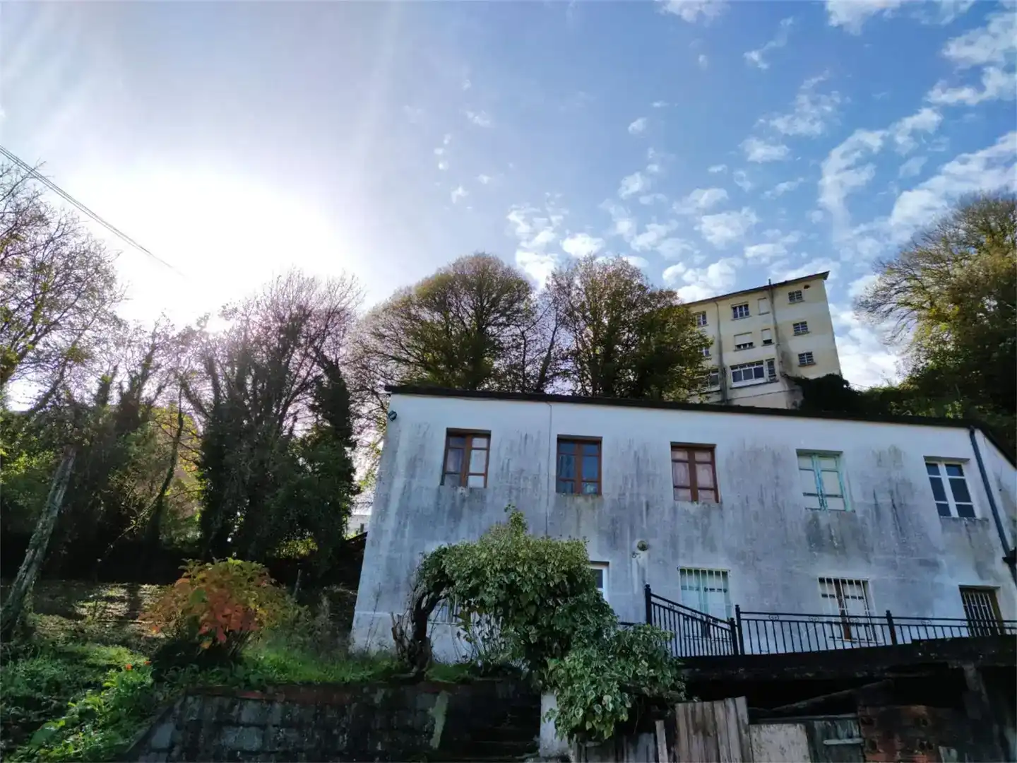Vista exterior de Casa o xalet en venda en Becerreá amb Jardí privat i Moblat