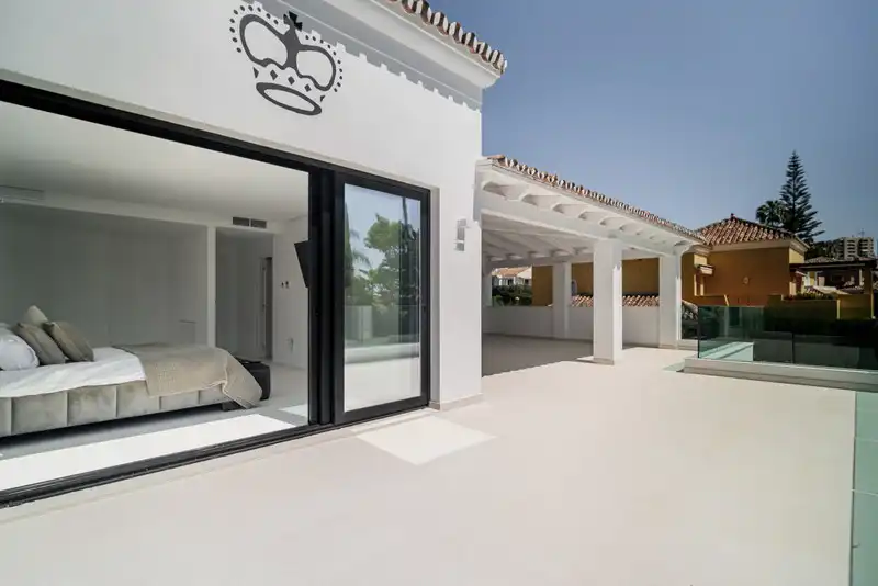 Chalet con terraza en venta en Nueva, imagen 34
