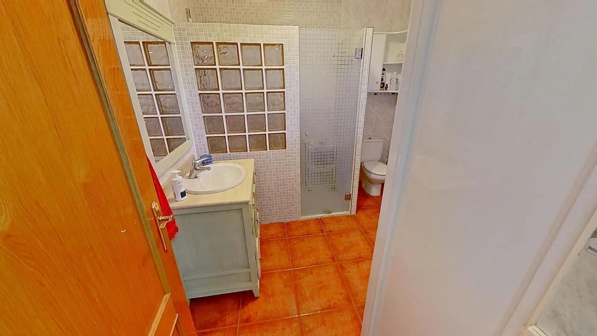 Bany de Casa o xalet en venda en Albacete amb Aire condicionat, Calefacció i Jardí privat