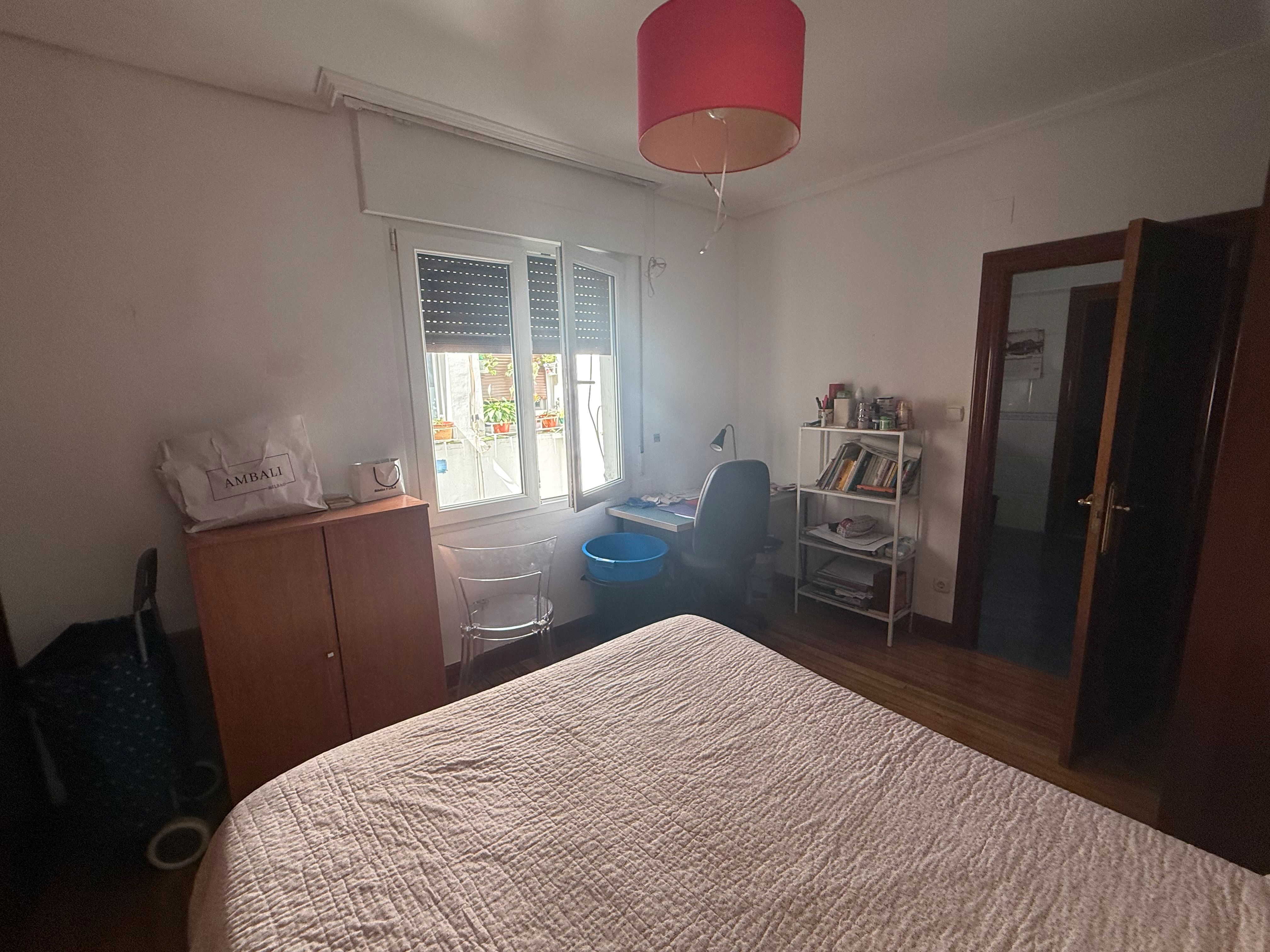 Bedroom of Flat for sale in Bilbao 