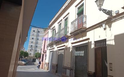 Vista exterior de Pis en venda en Coria del Río amb Terrassa