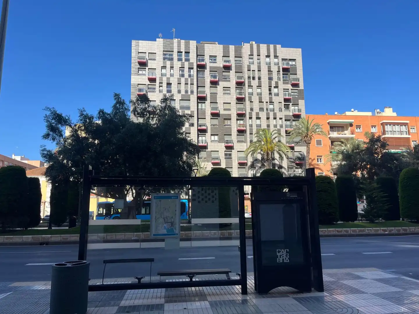 Vista exterior de Oficina de lloguer en Cartagena amb Aire condicionat, Calefacció i Balcó