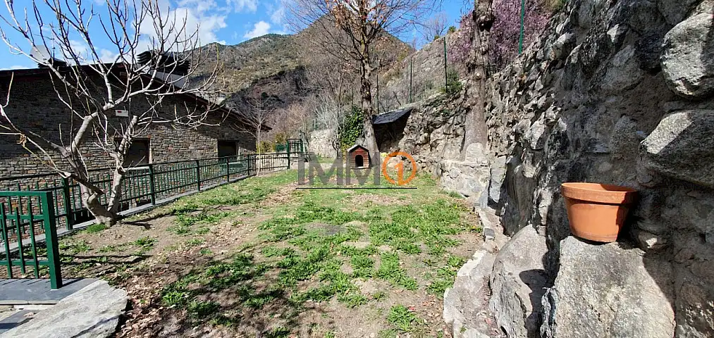 Casa aparellada amb jardí en venda a Engolasters, imagen 11