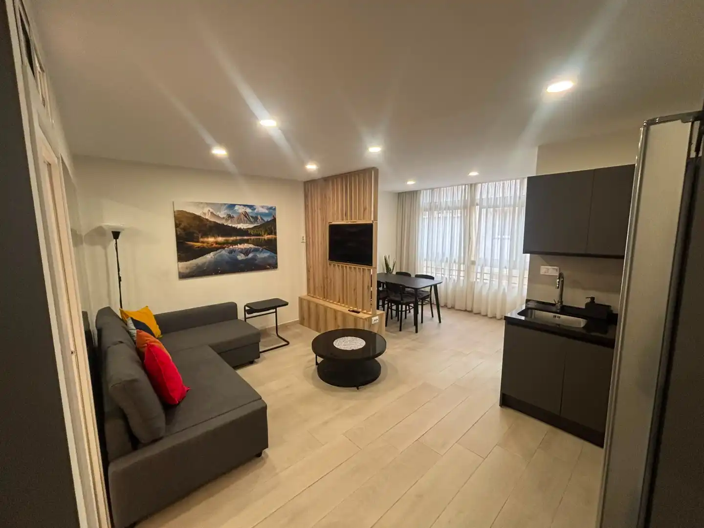 Sala d'estar de Pis en venda en Las Palmas de Gran Canaria amb Moblat i Piscina comunitària