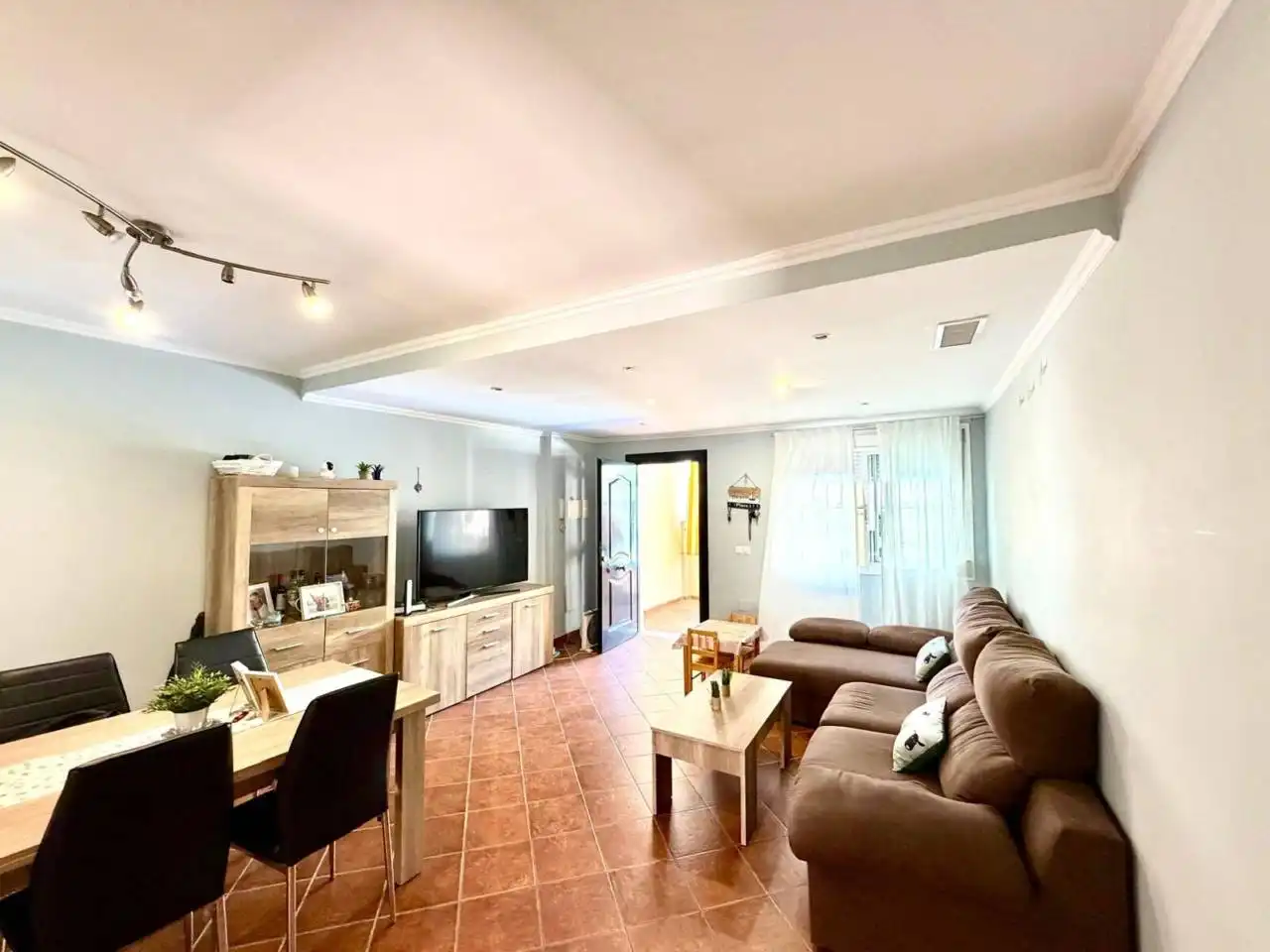 Wohnzimmer von Wohnung zur Miete in Rincón de la Victoria mit Privatgarten, Terrasse und Möbliert