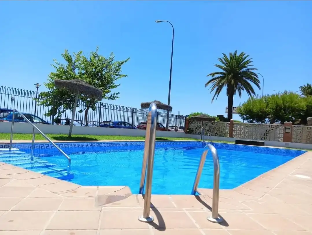 Piscina de Casa o xalet de lloguer en Vélez-Málaga amb Aire condicionat, Terrassa i Moblat