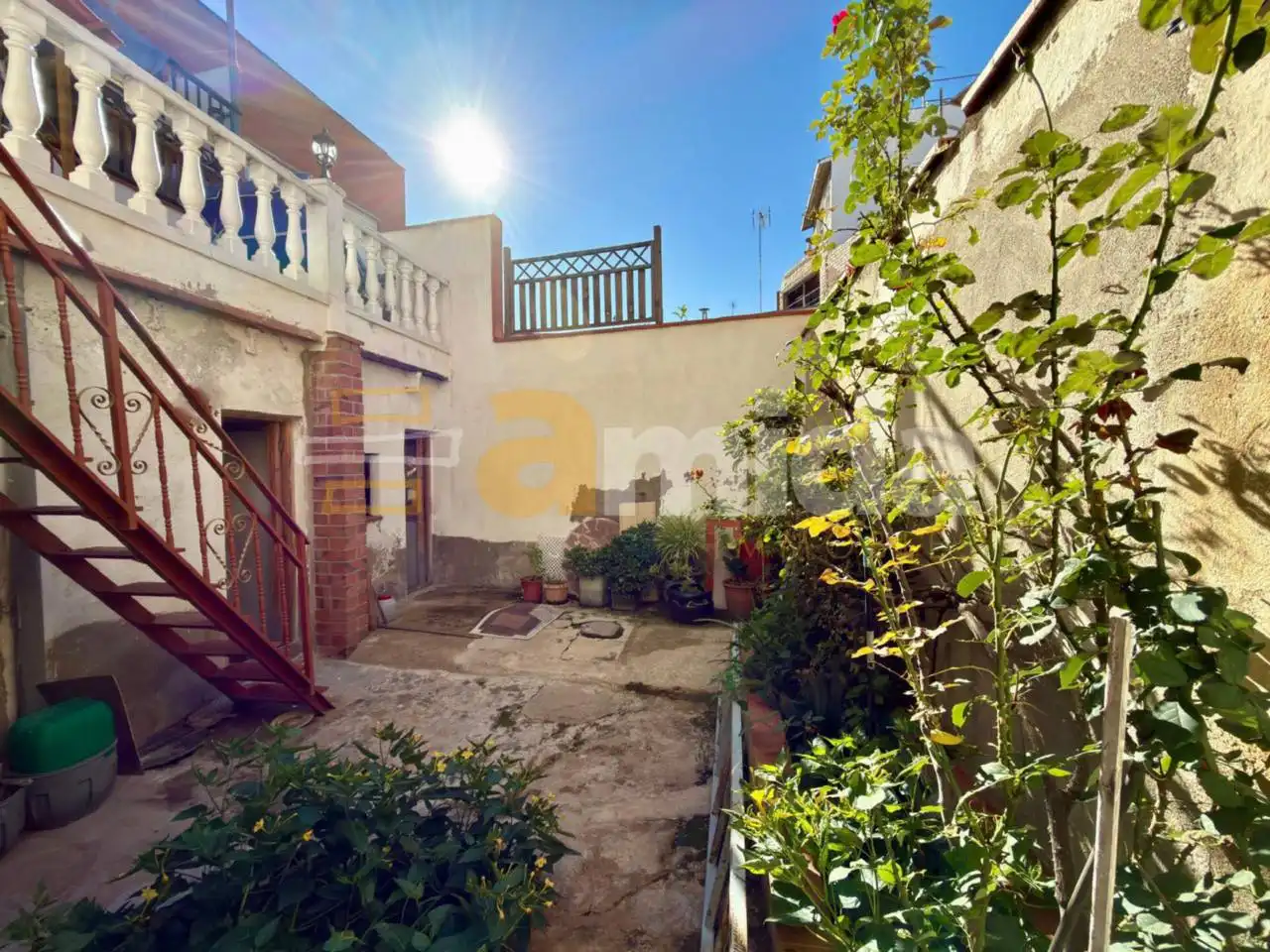Jardí de Casa o xalet en venda en Sabadell amb Aire condicionat, Calefacció i Terrassa