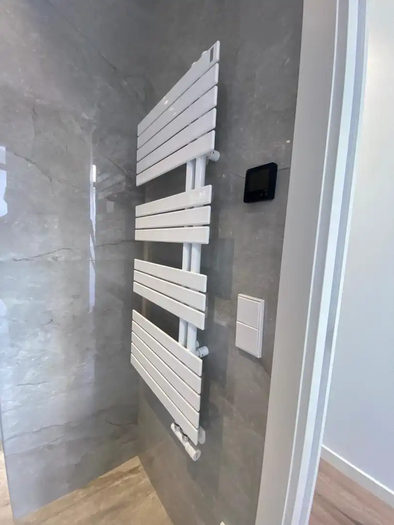 Badezimmer von Erdgeschoss zum Verkauf in Valencia mit Klimaanlage, Heizung und Terrasse