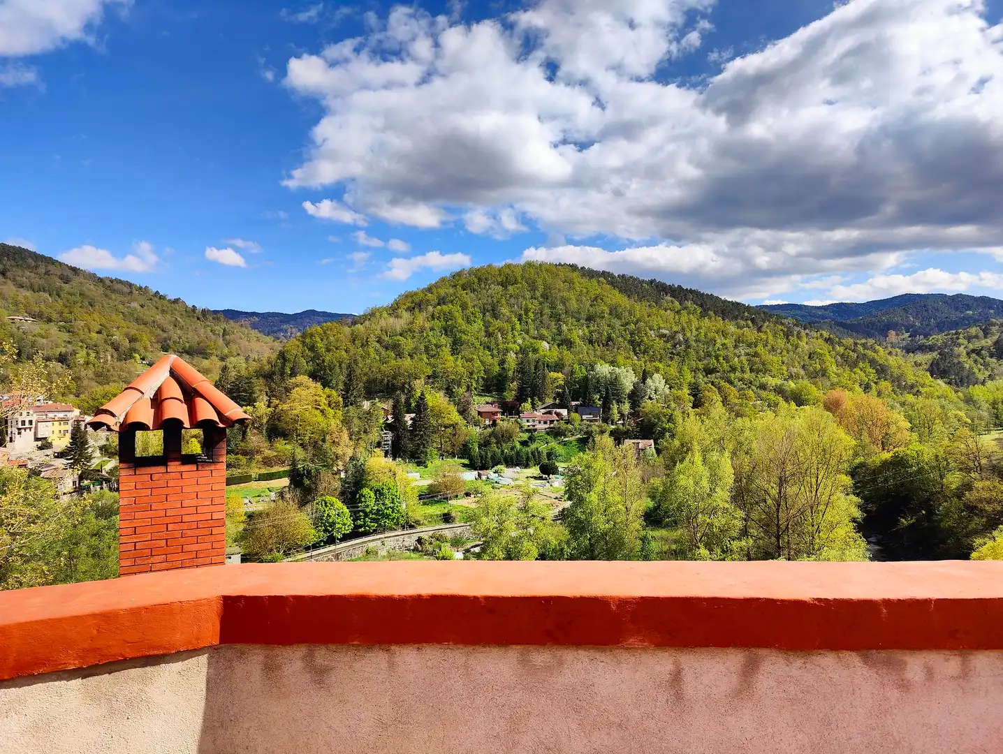 Terrassa de Casa o xalet en venda en Sant Joan de les Abadesses amb Calefacció, Jardí privat i Terrassa