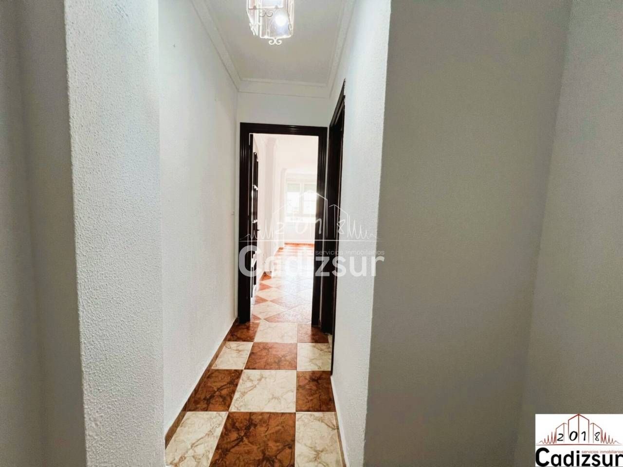 Piso en venta en  Cádiz Capital con Trastero