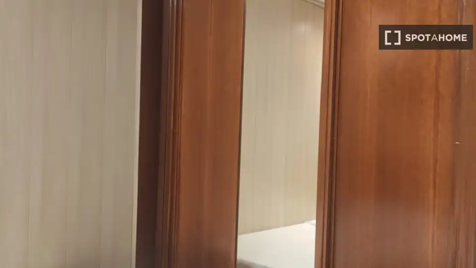 Bedroom of Flat for rent in Madrid  with Air Conditioner, Heating and Furnished