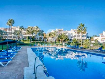 Vista exterior de Apartament en venda en Estepona amb Aire condicionat, Terrassa i Traster
