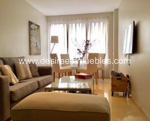 Living room of Flat to rent in Burjassot  with Air Conditioner, Heating and Furnished