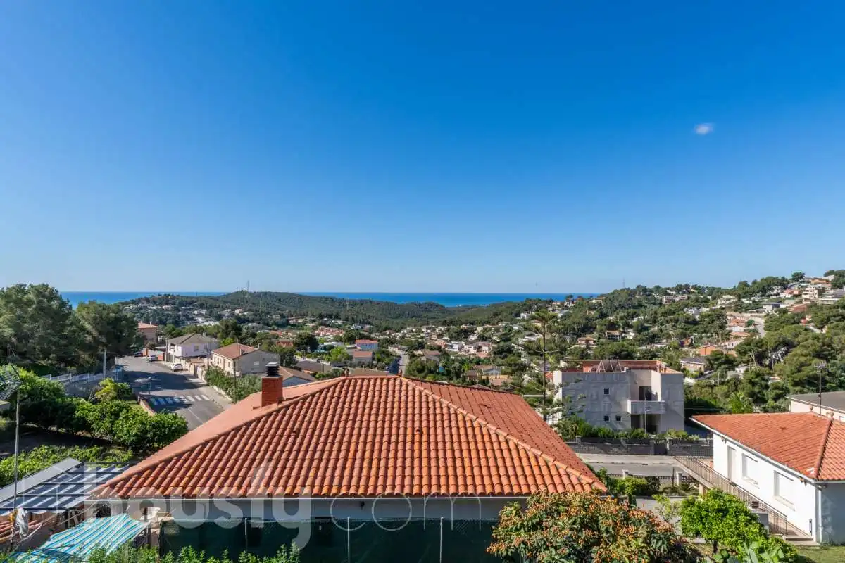 Vista exterior de Casa o chalet en venta en Cunit con Calefacción, Jardín privado y Terraza
