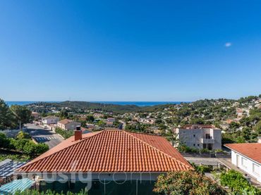 Casa con balcón en venta en Escorpí .