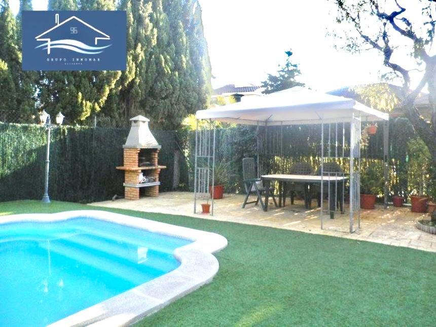 Piscina de Casa o xalet en venda en Mutxamel amb Aire condicionat, Calefacció i Jardí privat